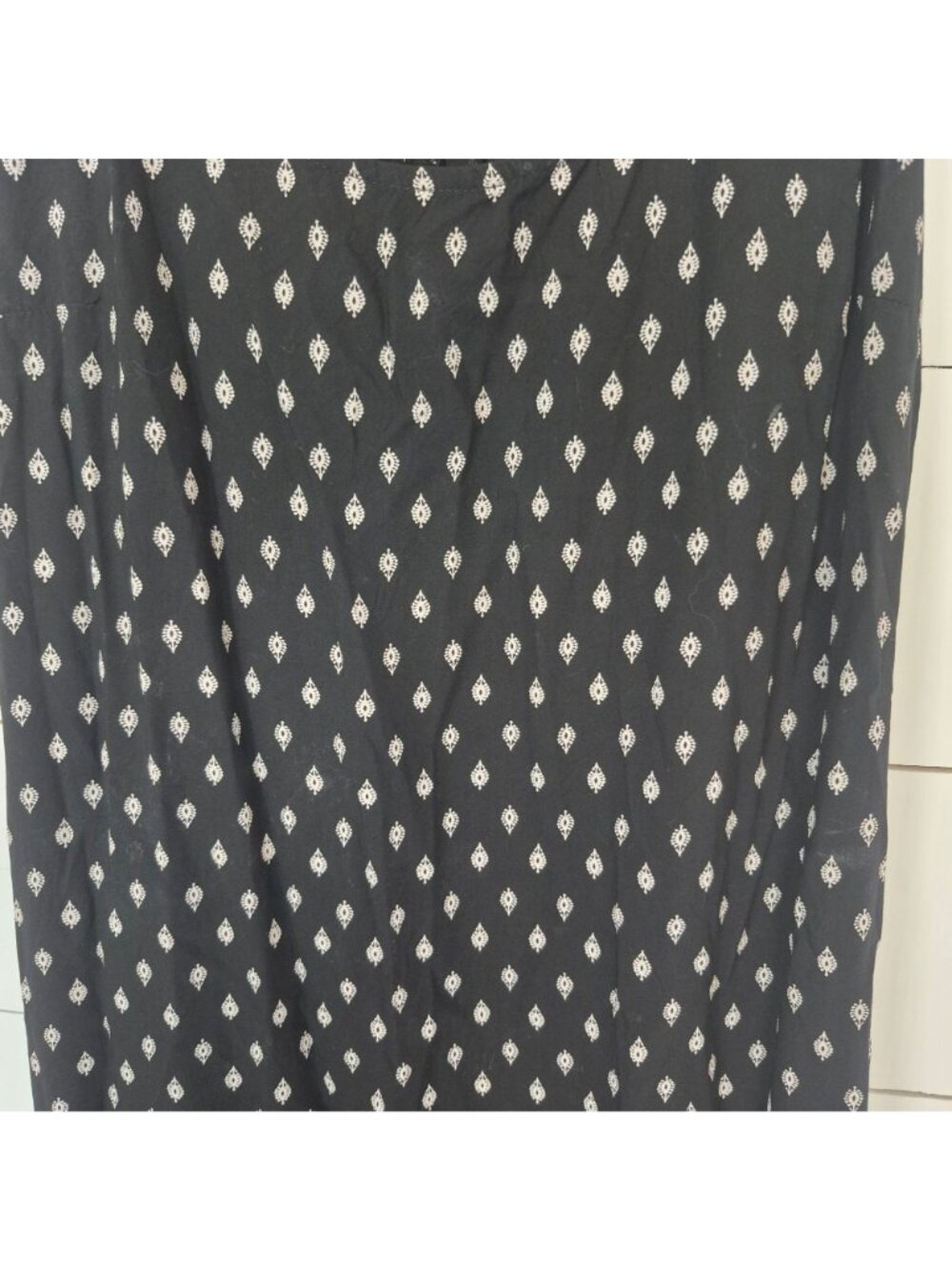 Old Navy Black Sleeveless Midi Dress With White Diamond Print & Back Tie Detail - Picture 2 of 7